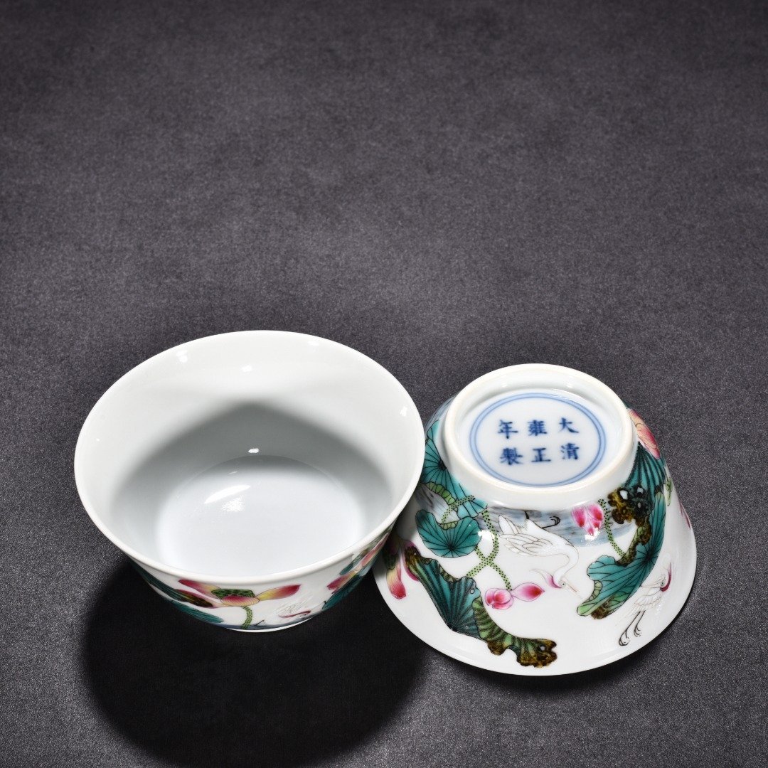 Qing Dynasty Yongzheng pastel cormorant lotus flower cup