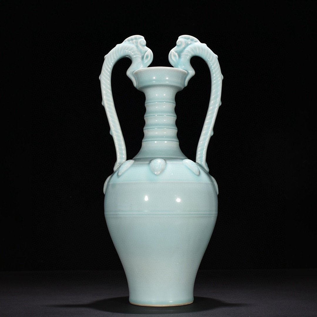 Qing Dynasty Yongzheng pink celadon glaze double dragon statue