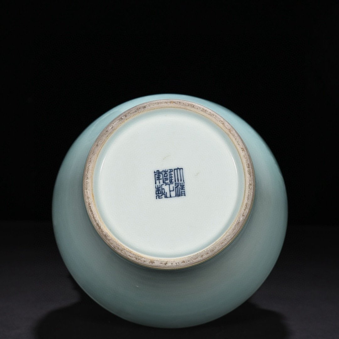 Qing Dynasty Yongzheng pink celadon glaze double dragon statue