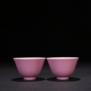 Qing Dynasty Yongzheng rouge powder glaze cup