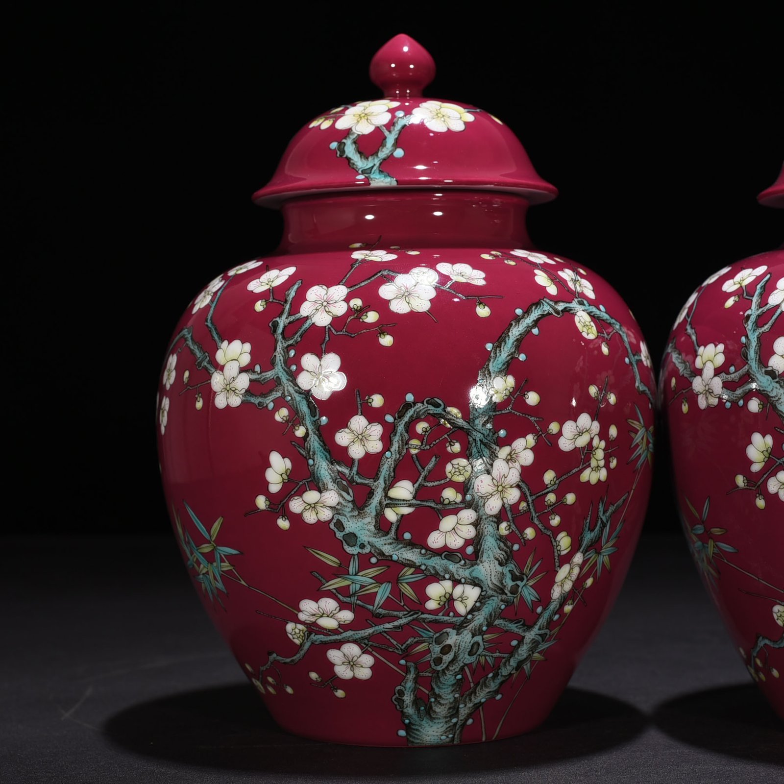 Qing Dynasty Yongzheng rouge red ground plum general jar