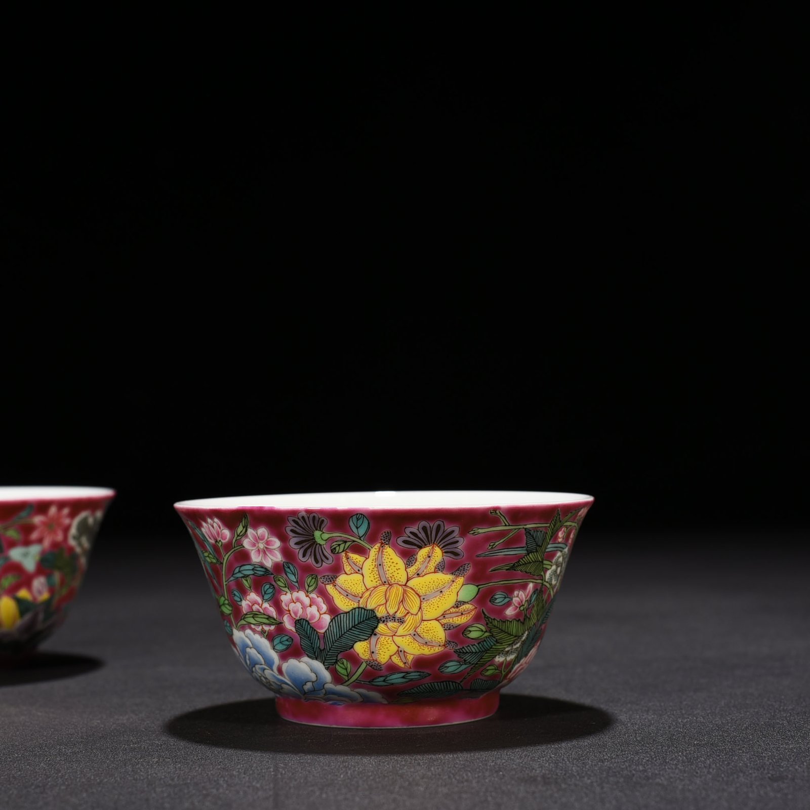 Qing Dynasty Yongzheng rouge ground pastel nine-autumn cup