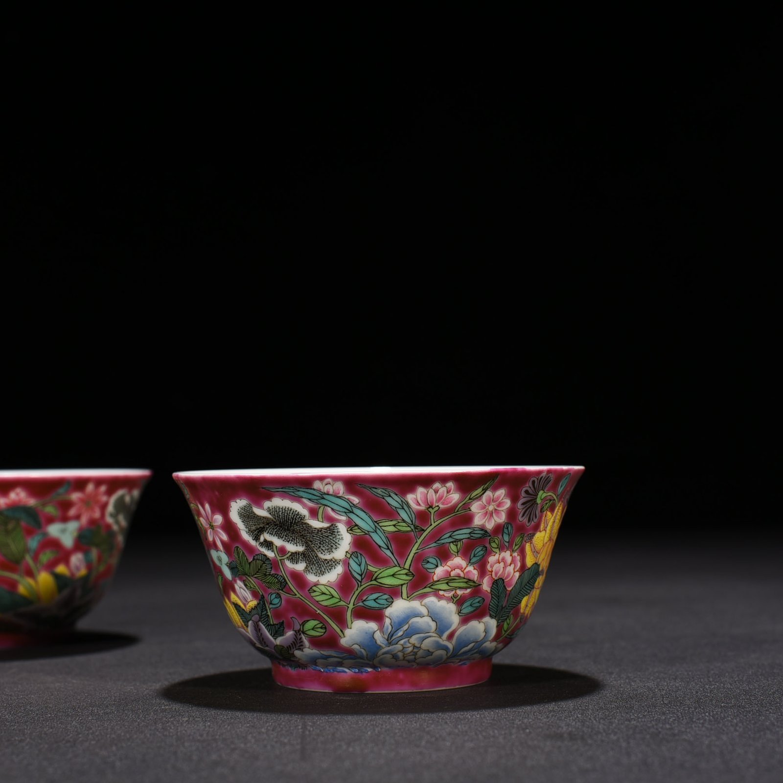 Qing Dynasty Yongzheng rouge ground pastel nine-autumn cup