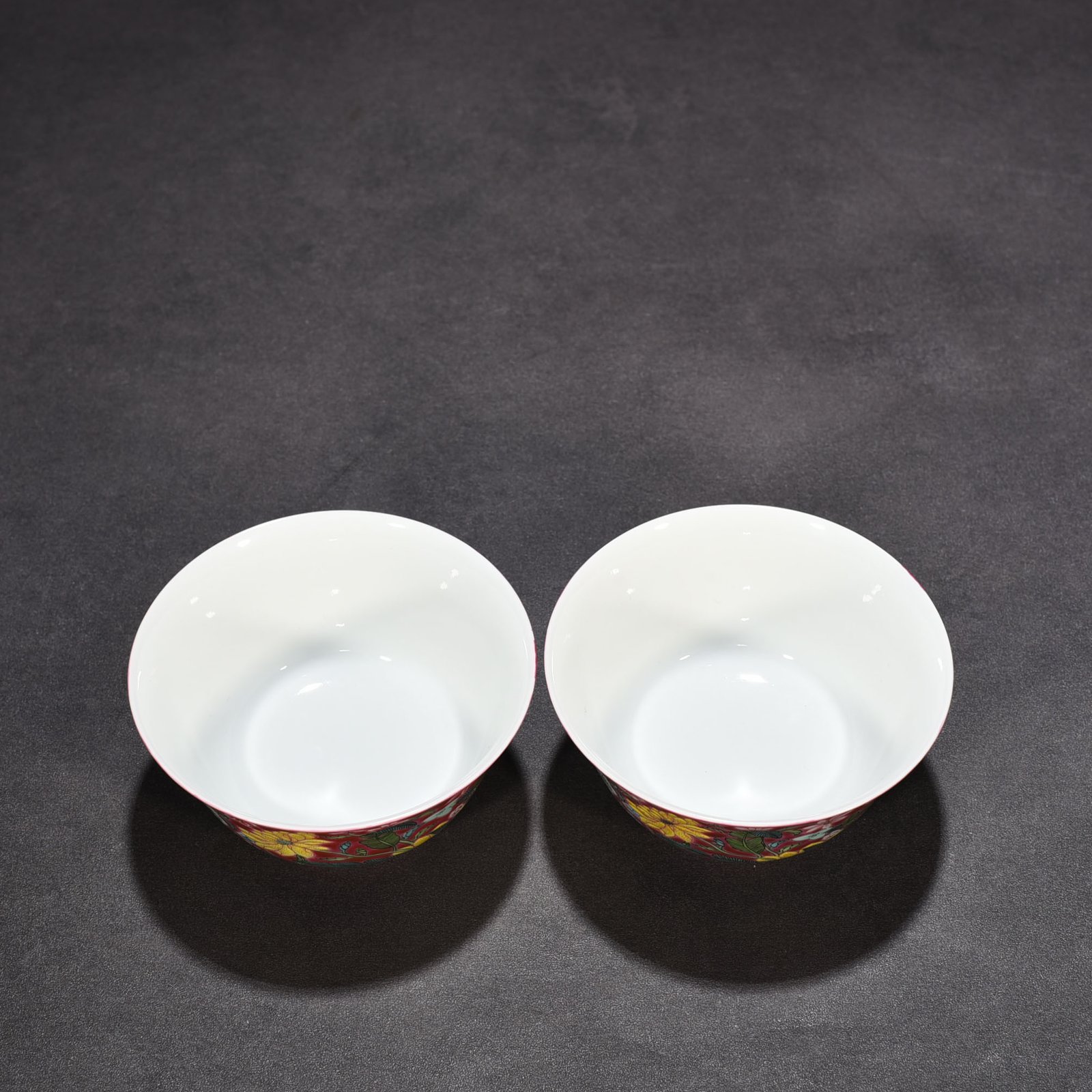 Qing Dynasty Yongzheng rouge ground pastel nine-autumn cup