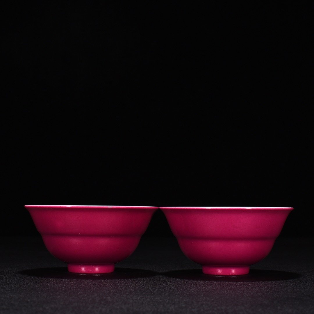 Qing Dynasty Yongzheng Carmine red glaze folded cup