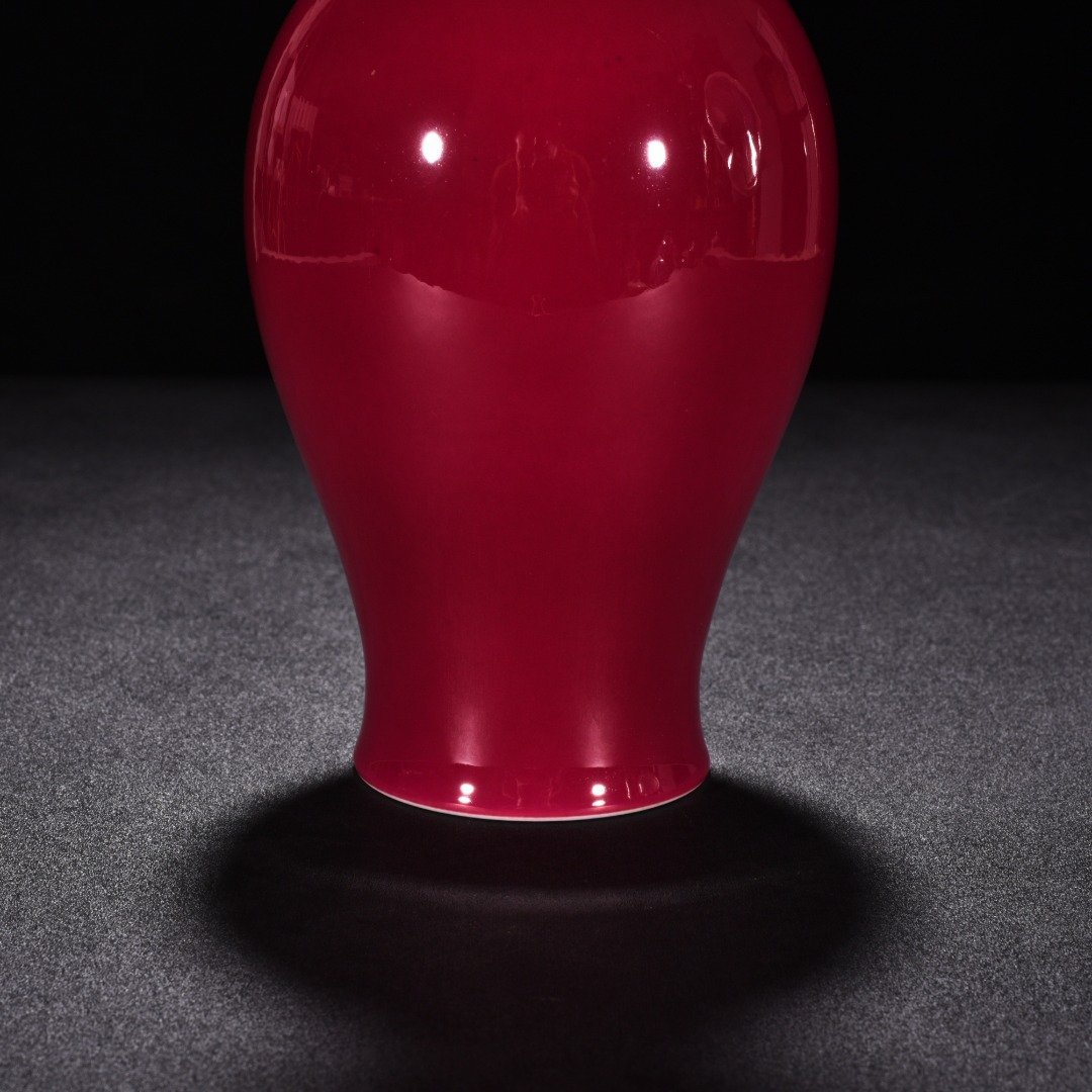 Qing Dynasty Yongzheng Carmine red glaze olive bottle