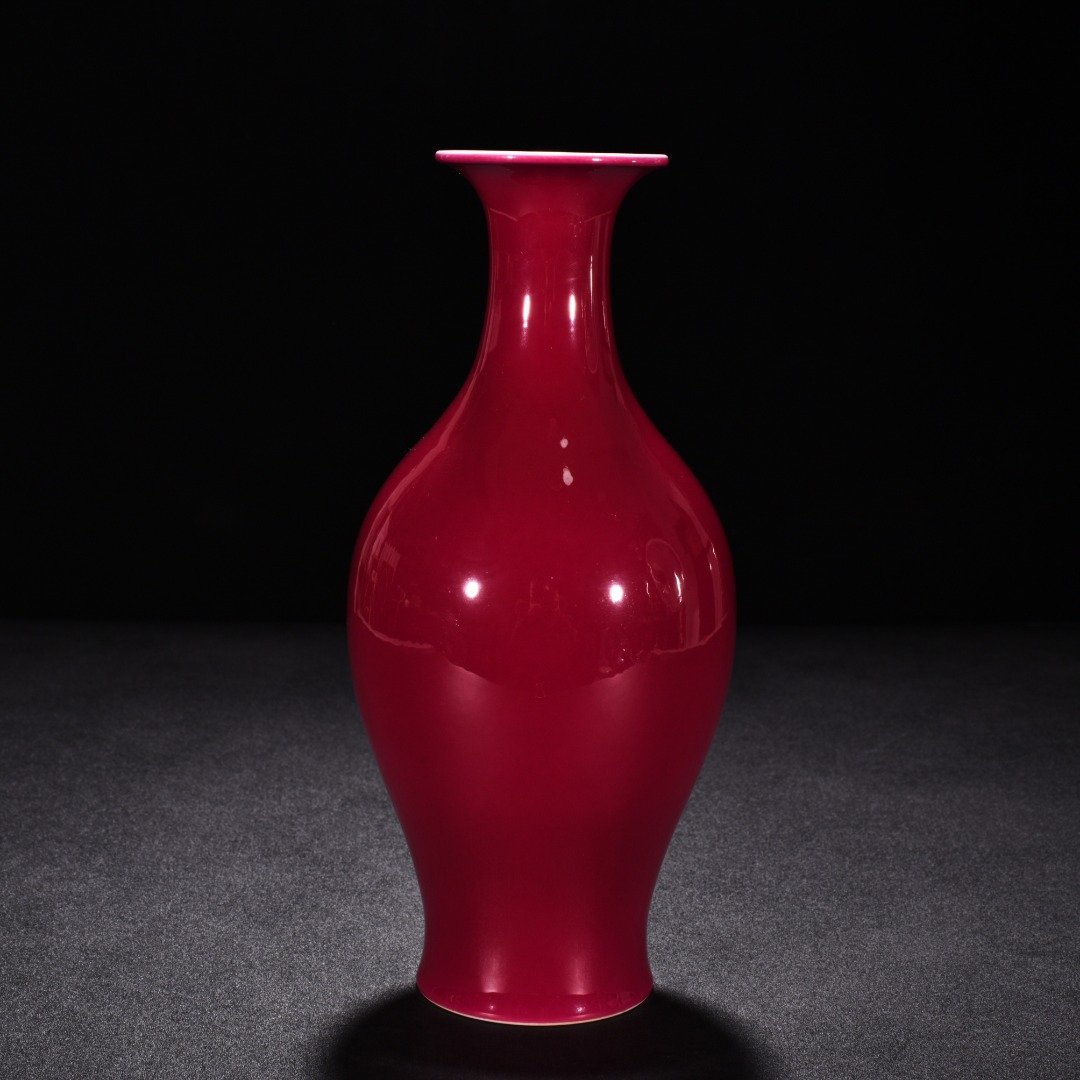 Qing Dynasty Yongzheng Carmine red glaze olive bottle