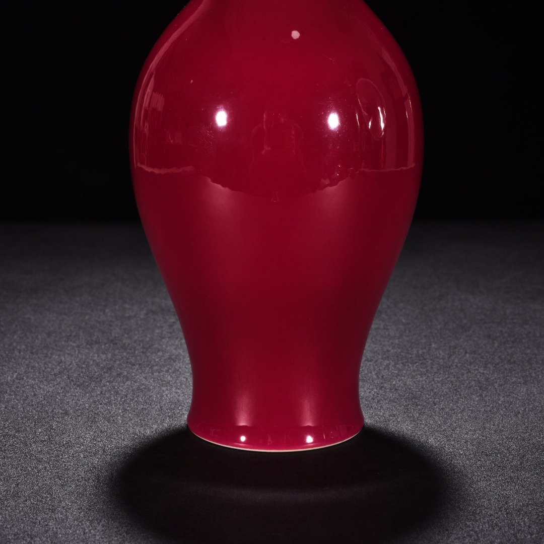 Qing Dynasty Yongzheng Carmine red glaze olive bottle