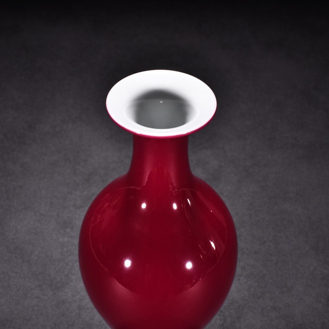 Qing Dynasty Yongzheng Carmine red glaze olive bottle