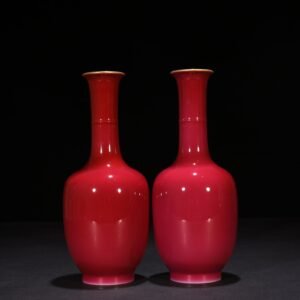 Qing Dynasty Yongzheng rouge red glaze flask with dazzling pattern