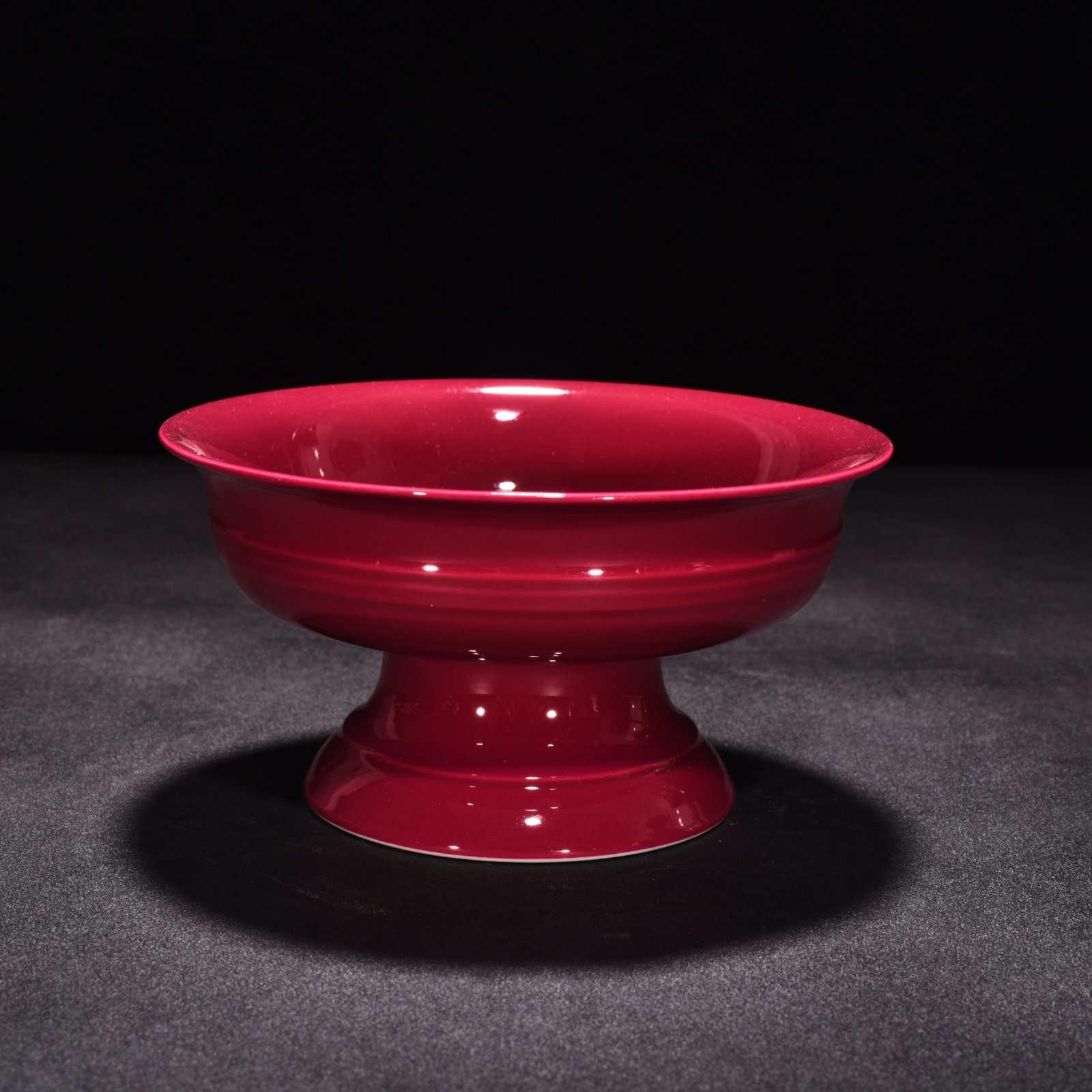 Qing Dynasty Yongzheng rouge red glaze foot plate