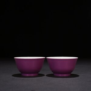 Qing Dynasty Yongzheng eggplant skin purple glaze cup