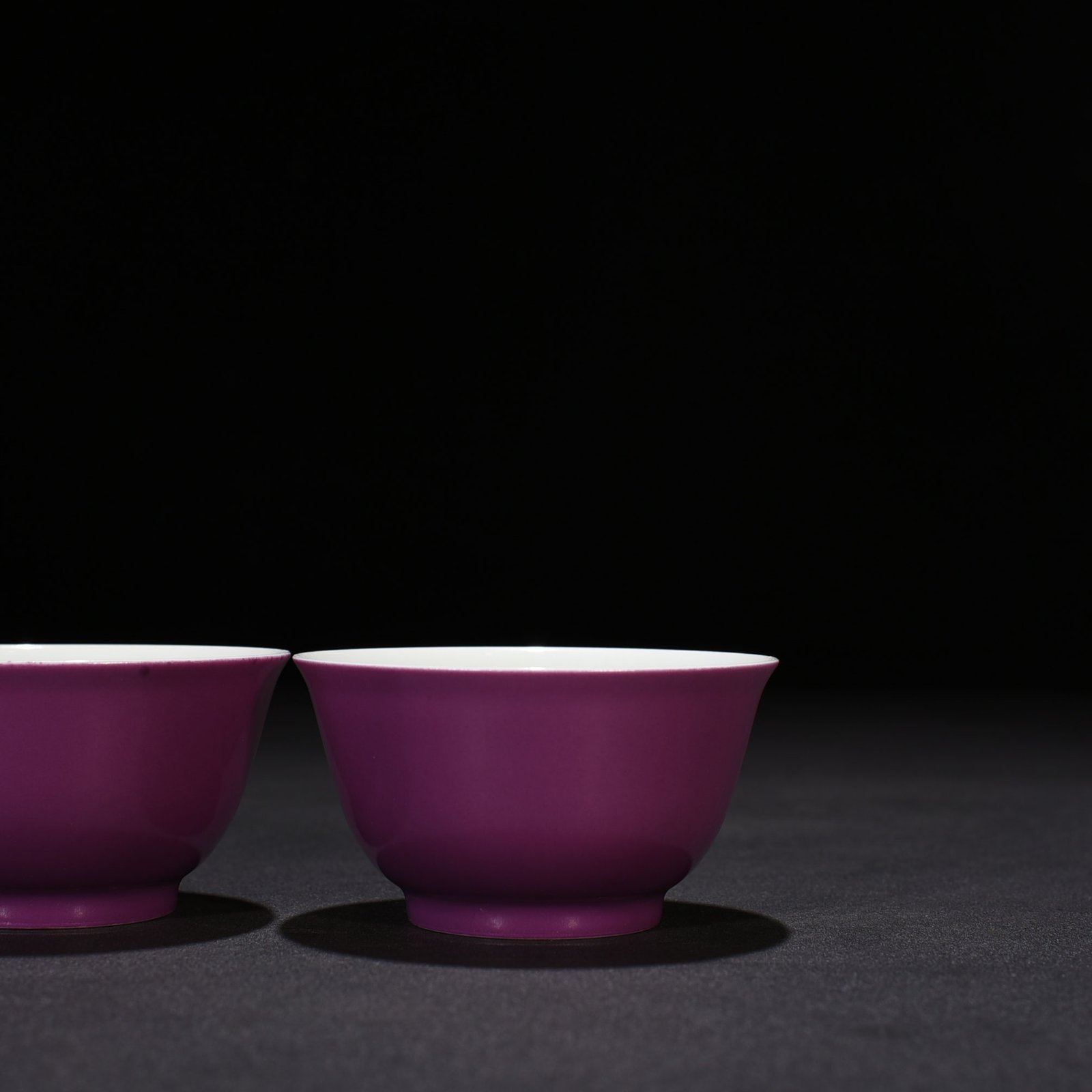 Qing Dynasty Yongzheng eggplant skin purple glaze cup
