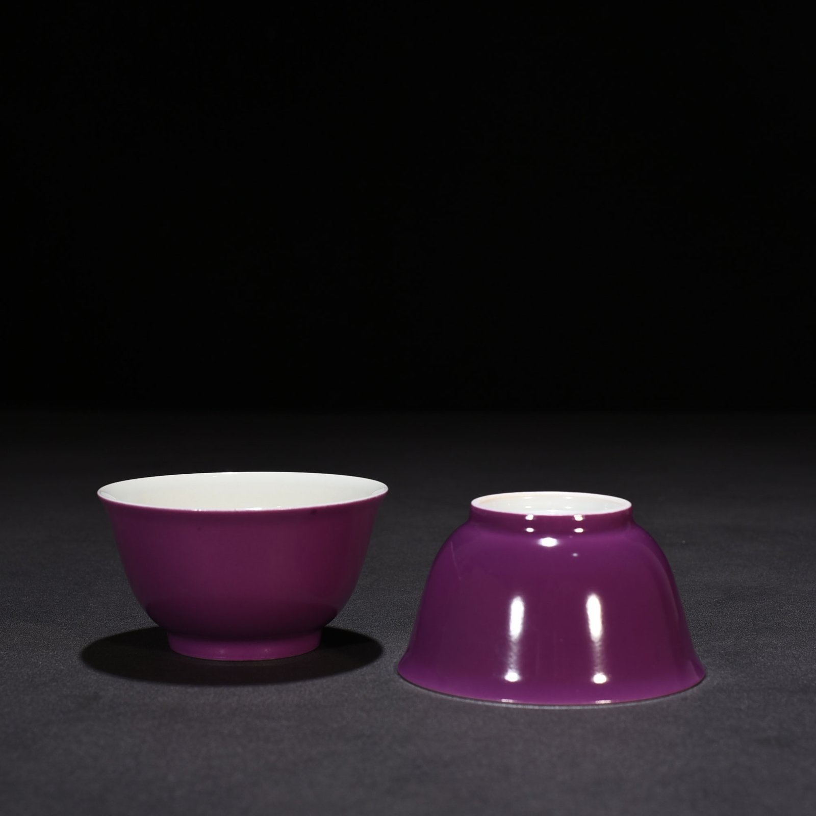 Qing Dynasty Yongzheng eggplant skin purple glaze cup