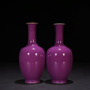 Qing Dynasty Yongzheng eggplant skin purple glaze bottle