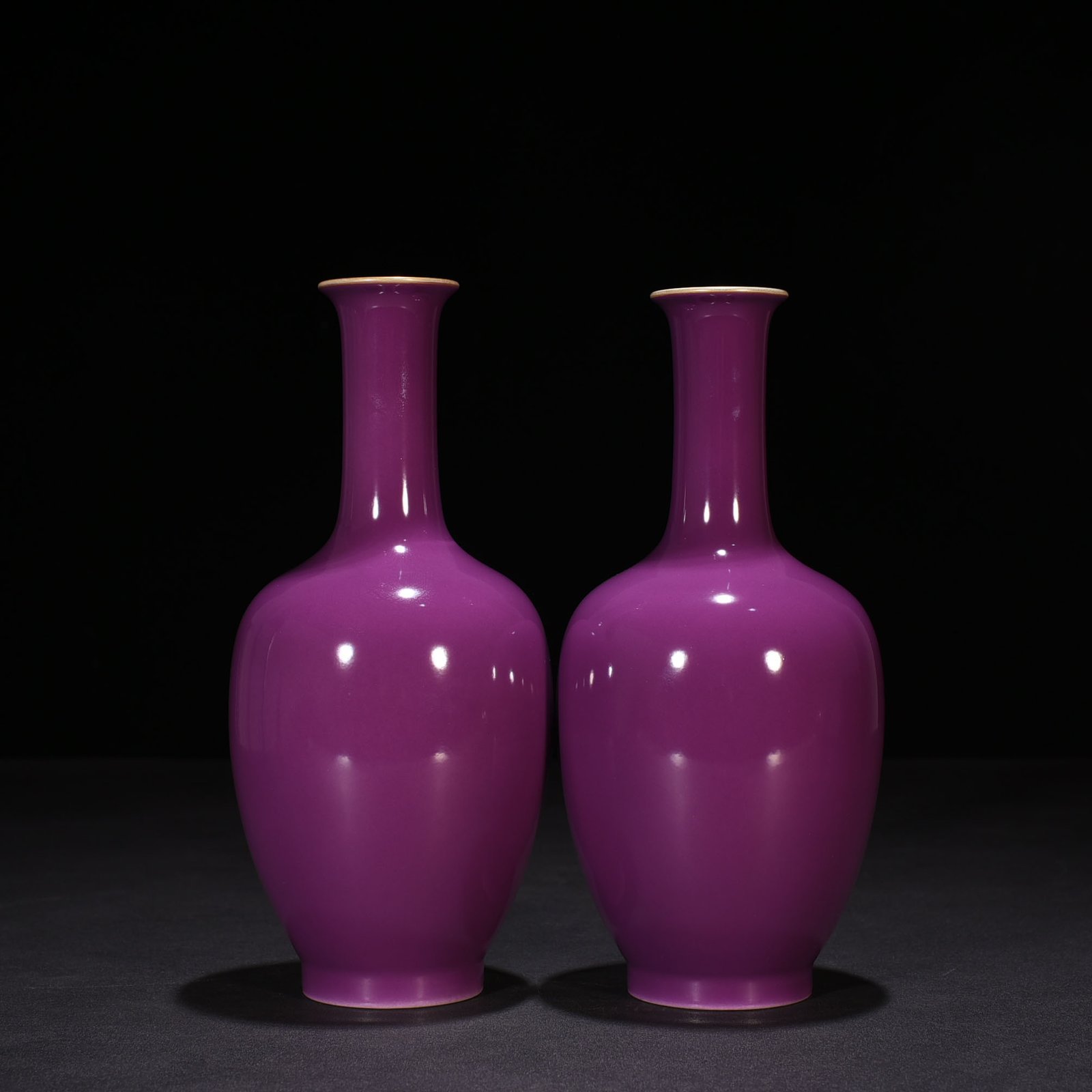 Qing Dynasty Yongzheng eggplant skin purple glaze bottle