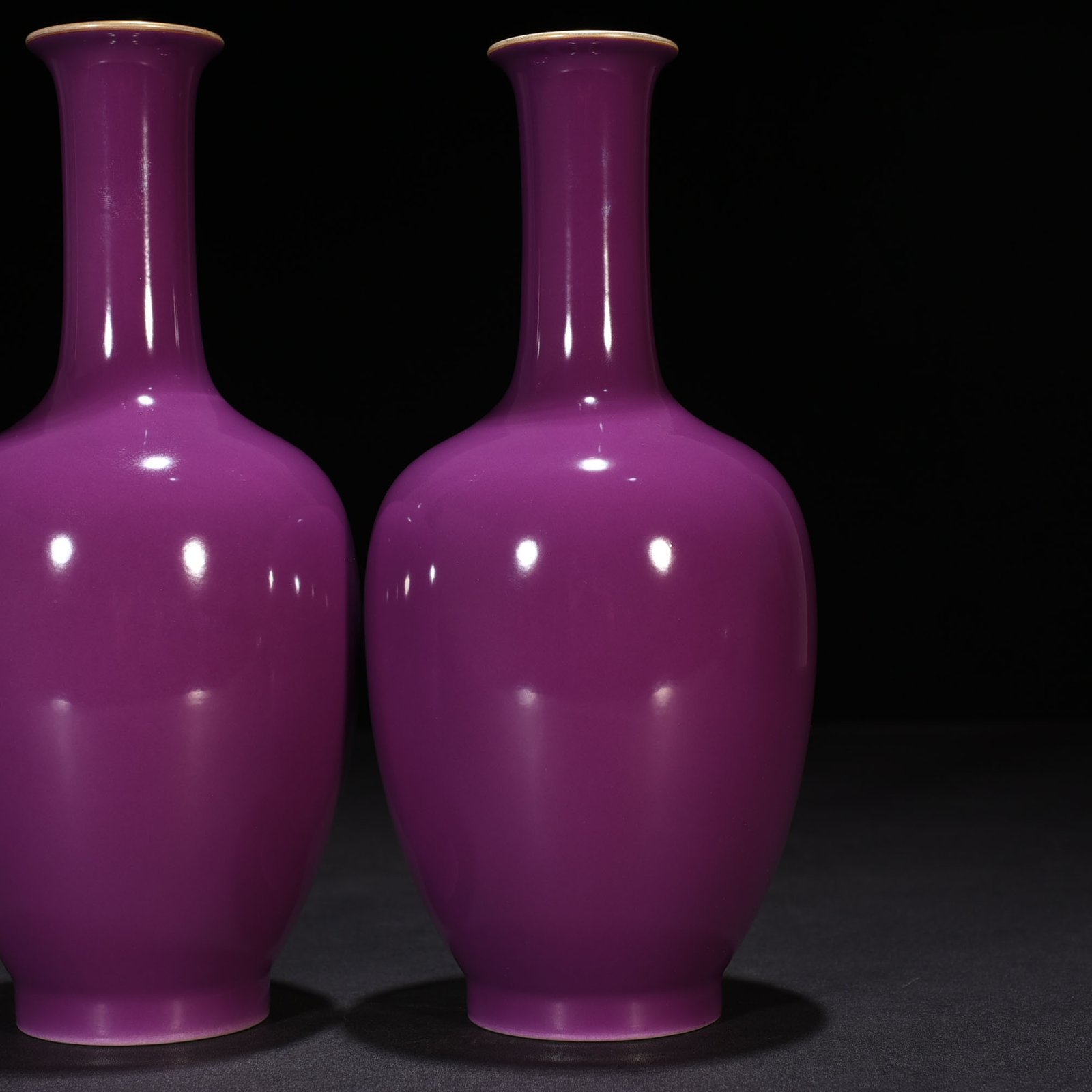 Qing Dynasty Yongzheng eggplant skin purple glaze bottle