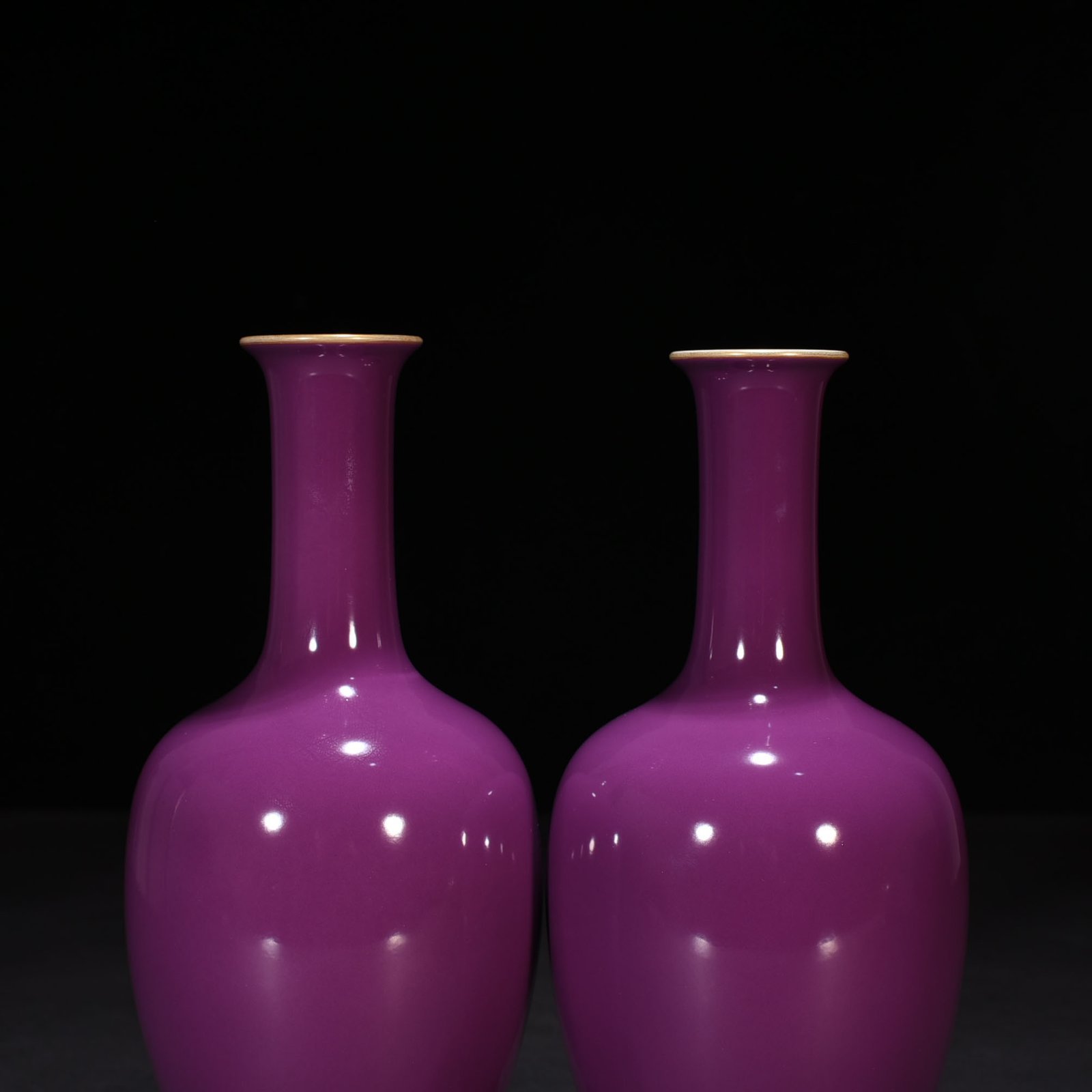 Qing Dynasty Yongzheng eggplant skin purple glaze bottle