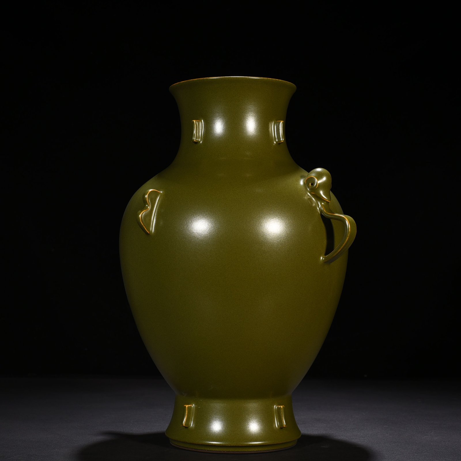Qing Dynasty Yongzheng tea powder-glazed Ruyi Erzun