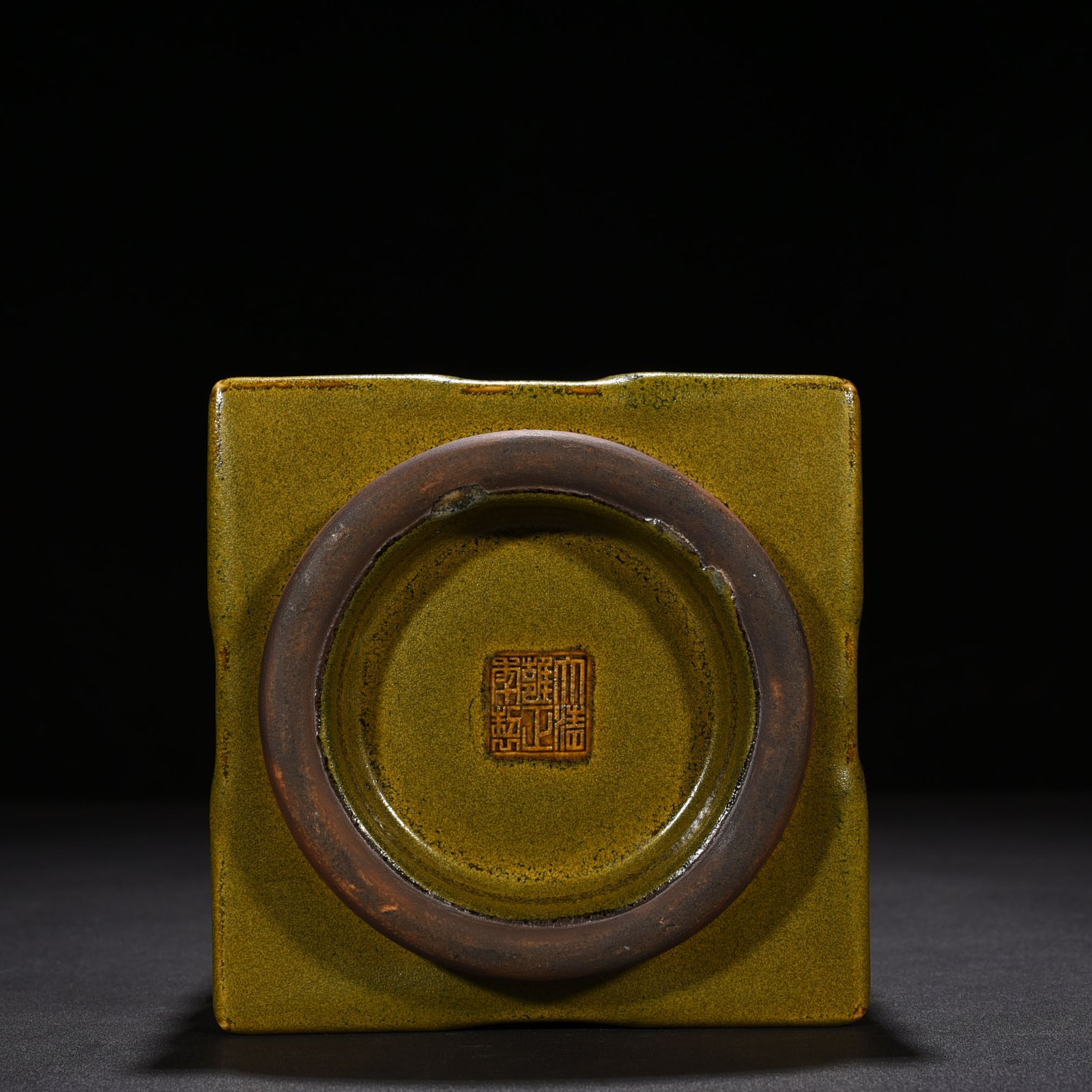 Qing Dynasty Yongzheng tea eel yellow glaze Bagua Cong style bottle
