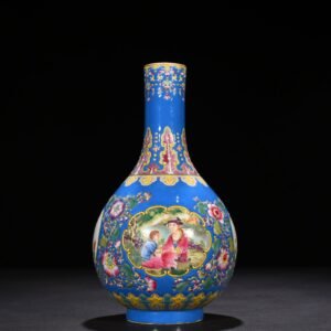 Qing Dynasty Yongzheng blue ground enamel window vase with Western figure pattern