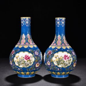 Qing Dynasty Yongzheng blue ground enamel flower pattern vase