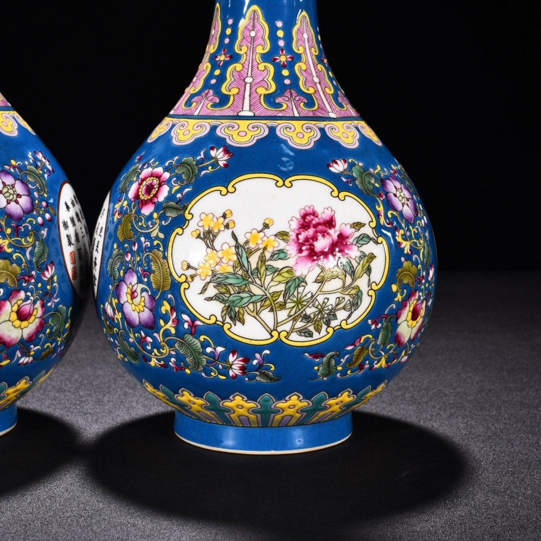 Qing Dynasty Yongzheng blue ground enamel flower pattern vase
