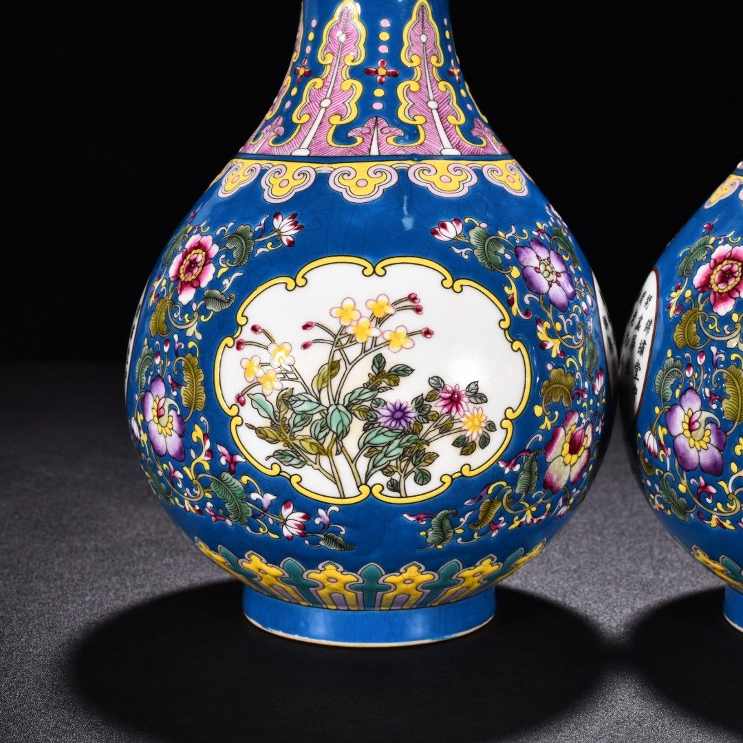 Qing Dynasty Yongzheng blue ground enamel flower pattern vase