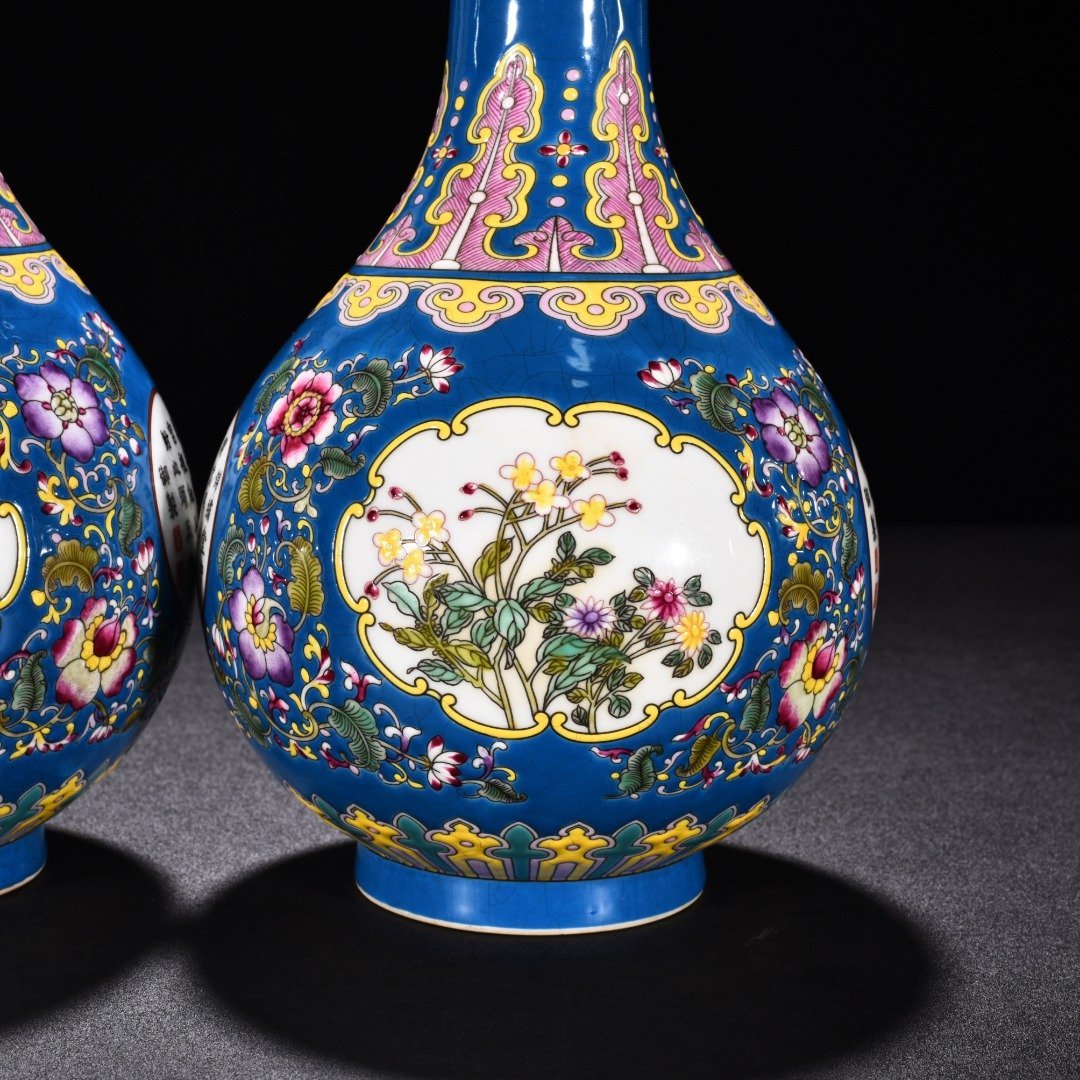 Qing Dynasty Yongzheng blue ground enamel flower pattern vase
