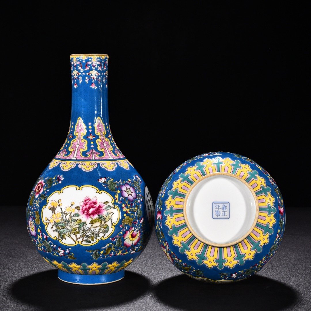 Qing Dynasty Yongzheng blue ground enamel flower pattern vase
