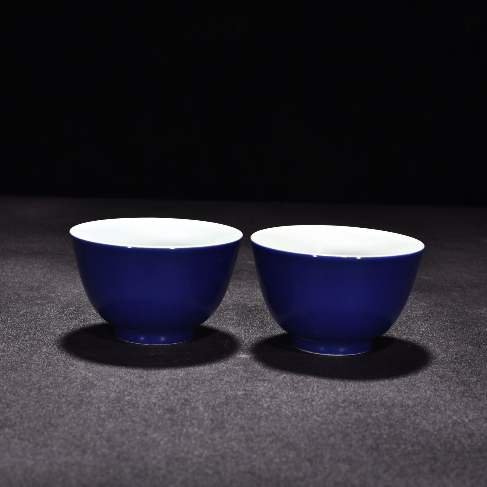 Qing Dynasty Yongzheng Ji blue glaze cup