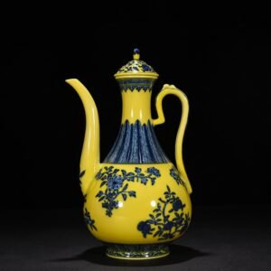 Qing Dynasty Yongzheng yellow ground blue and white ewer with broken branches