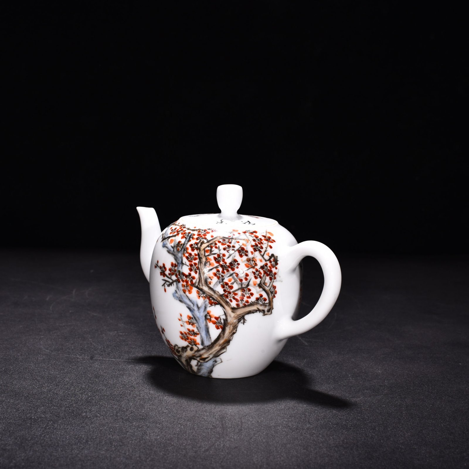 Wang Dynasty Heting’s Pastel Plum Blossom Pot in the Early Liberation Period