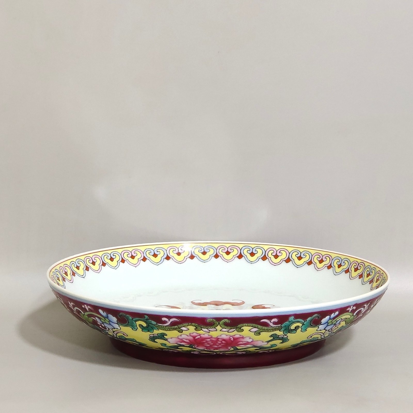Qing Dynasty Qianlong ground flowers and five blessings longevity tray