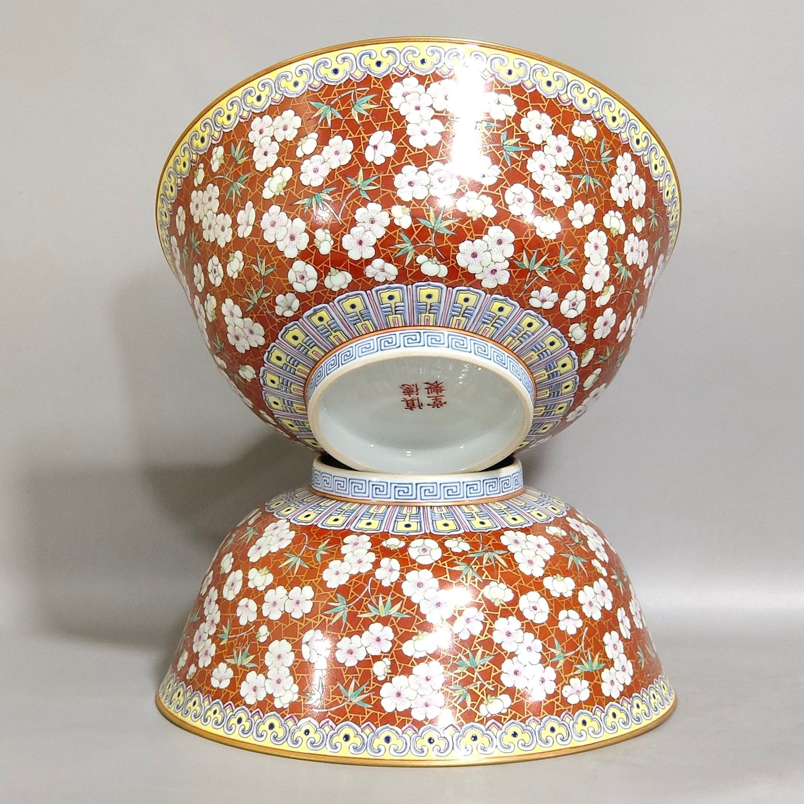 Qing Dynasty Qianlong A large coral red and gold ice plum bowl