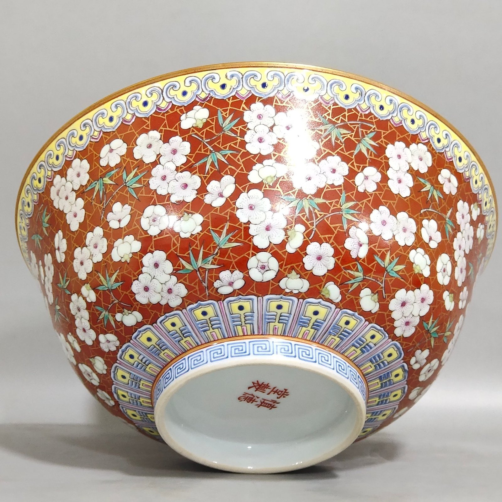 Qing Dynasty Qianlong A large coral red and gold ice plum bowl