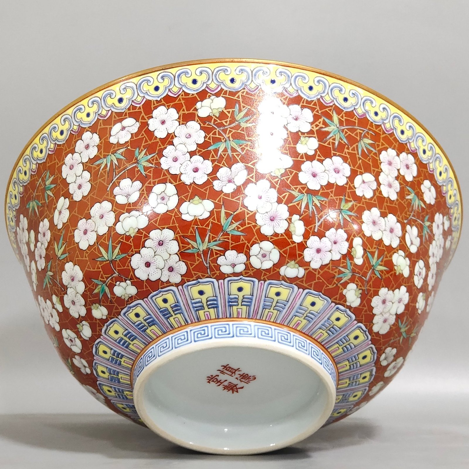 Qing Dynasty Qianlong A large coral red and gold ice plum bowl