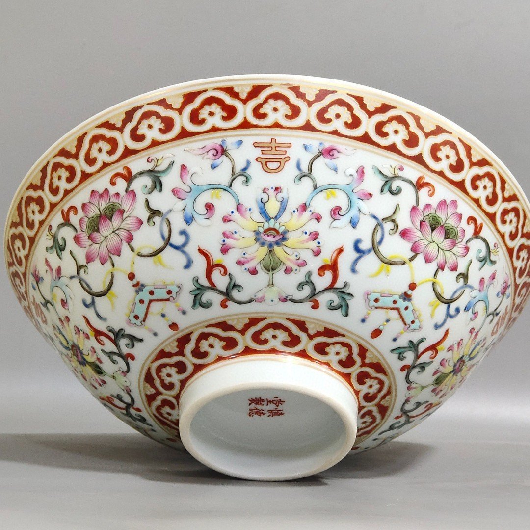 Qing Dynasty Qianlong A bamboo hat bowl with lotus leaves and red embroidery in gold