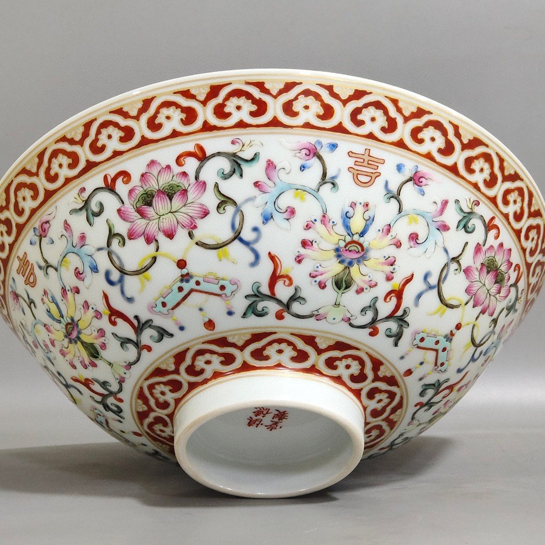 Qing Dynasty Qianlong A bamboo hat bowl with lotus leaves and red embroidery in gold