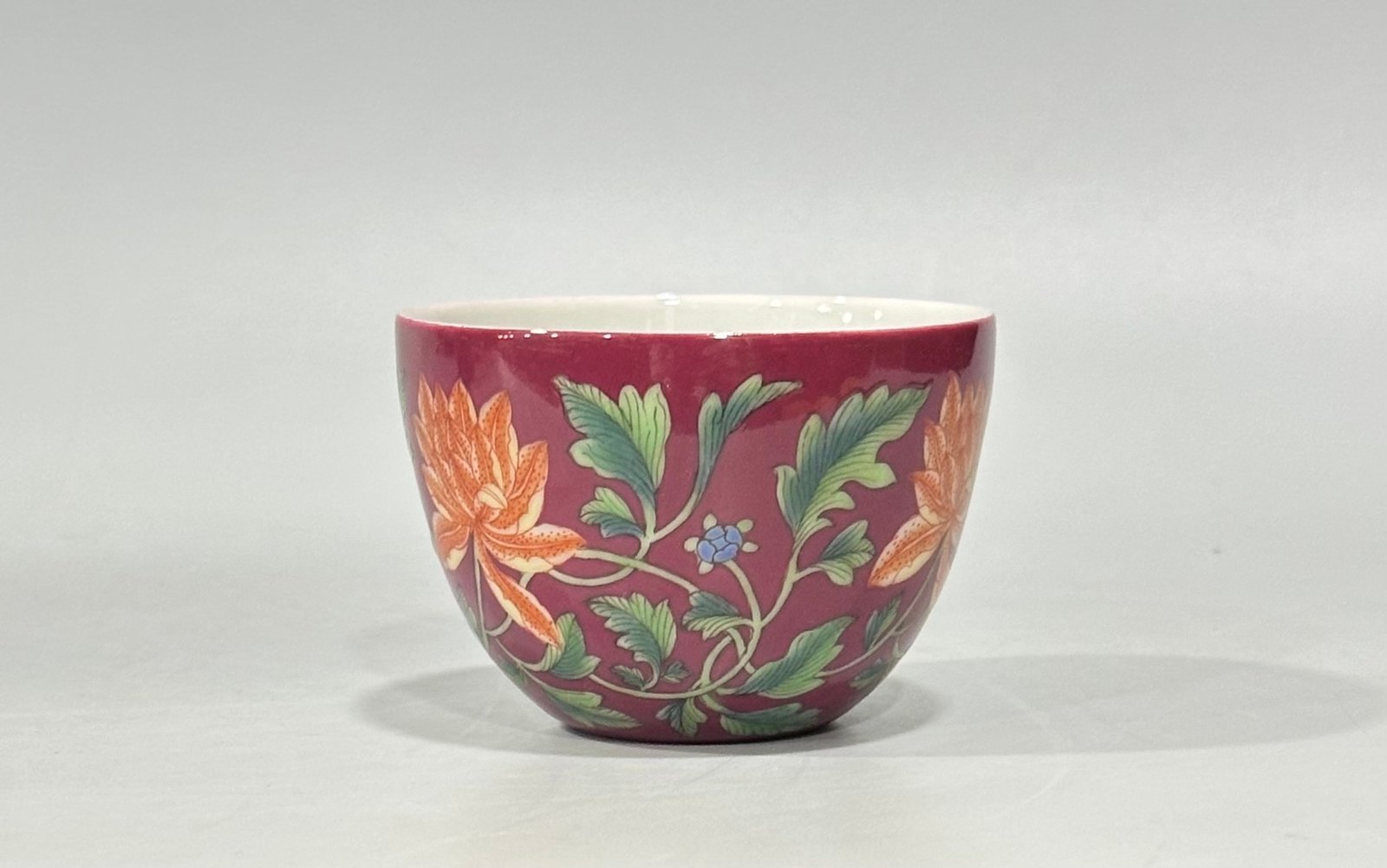 Qing Dynasty Qianlong Auctioned with the same model enamel color rouge red flower pattern cup