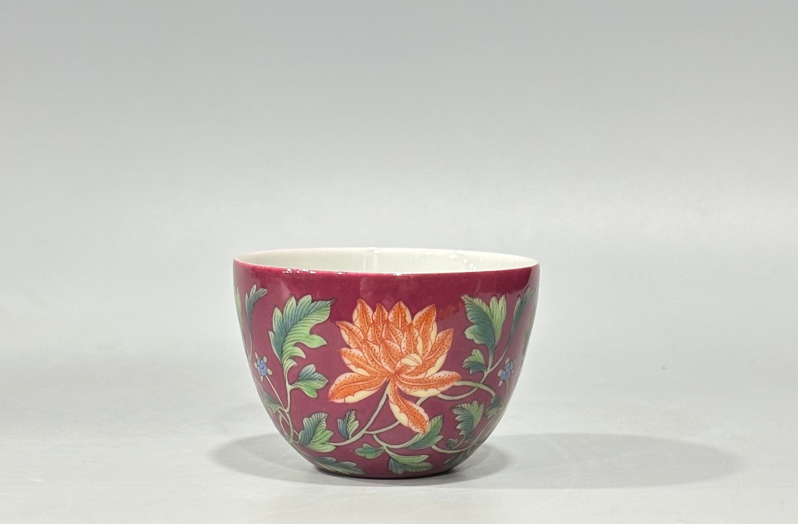 Qing Dynasty Qianlong Auctioned with the same model enamel color rouge red flower pattern cup