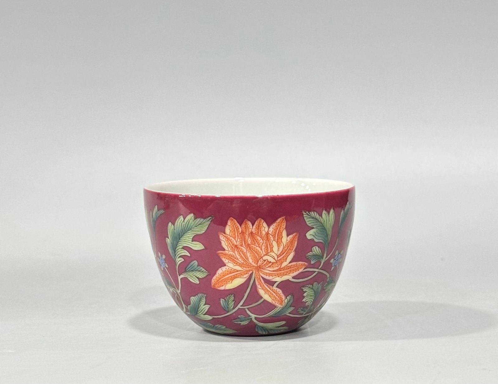 Qing Dynasty Qianlong Auctioned with the same model enamel color rouge red flower pattern cup