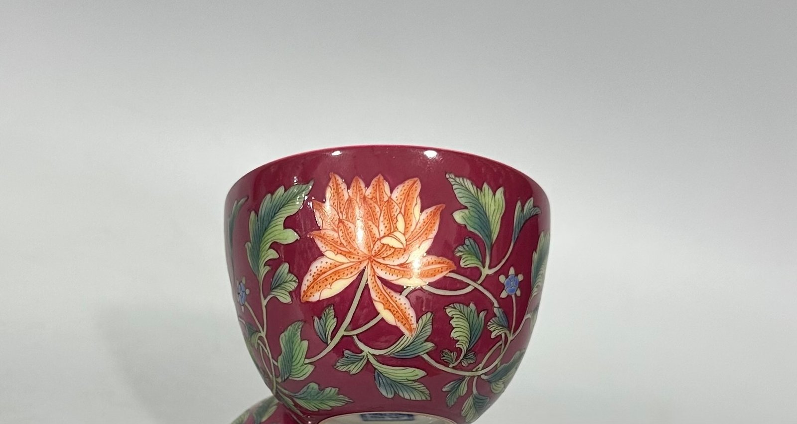 Qing Dynasty Qianlong Auctioned with the same model enamel color rouge red flower pattern cup