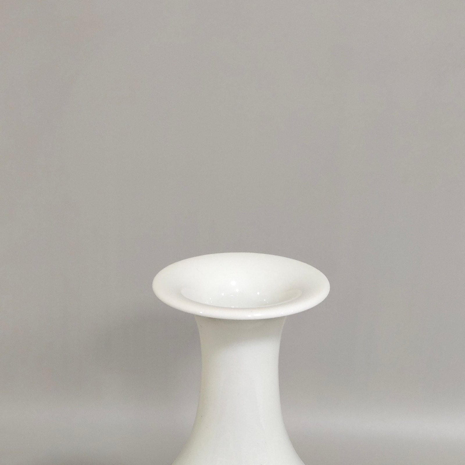 Qing Dynasty Qianlong A jade pot and spring vase