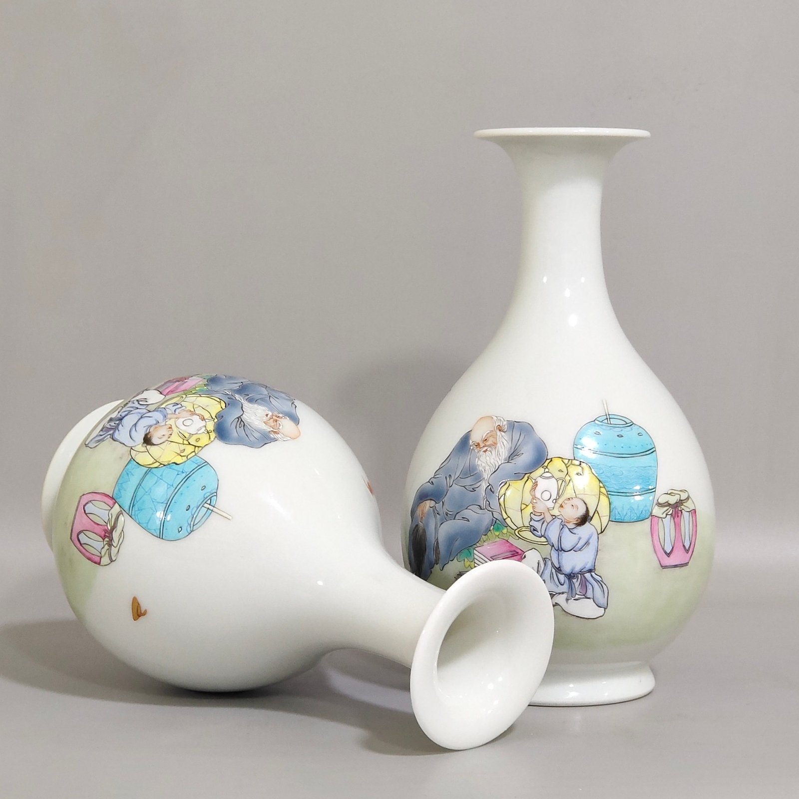 Qing Dynasty Qianlong A jade pot and spring vase
