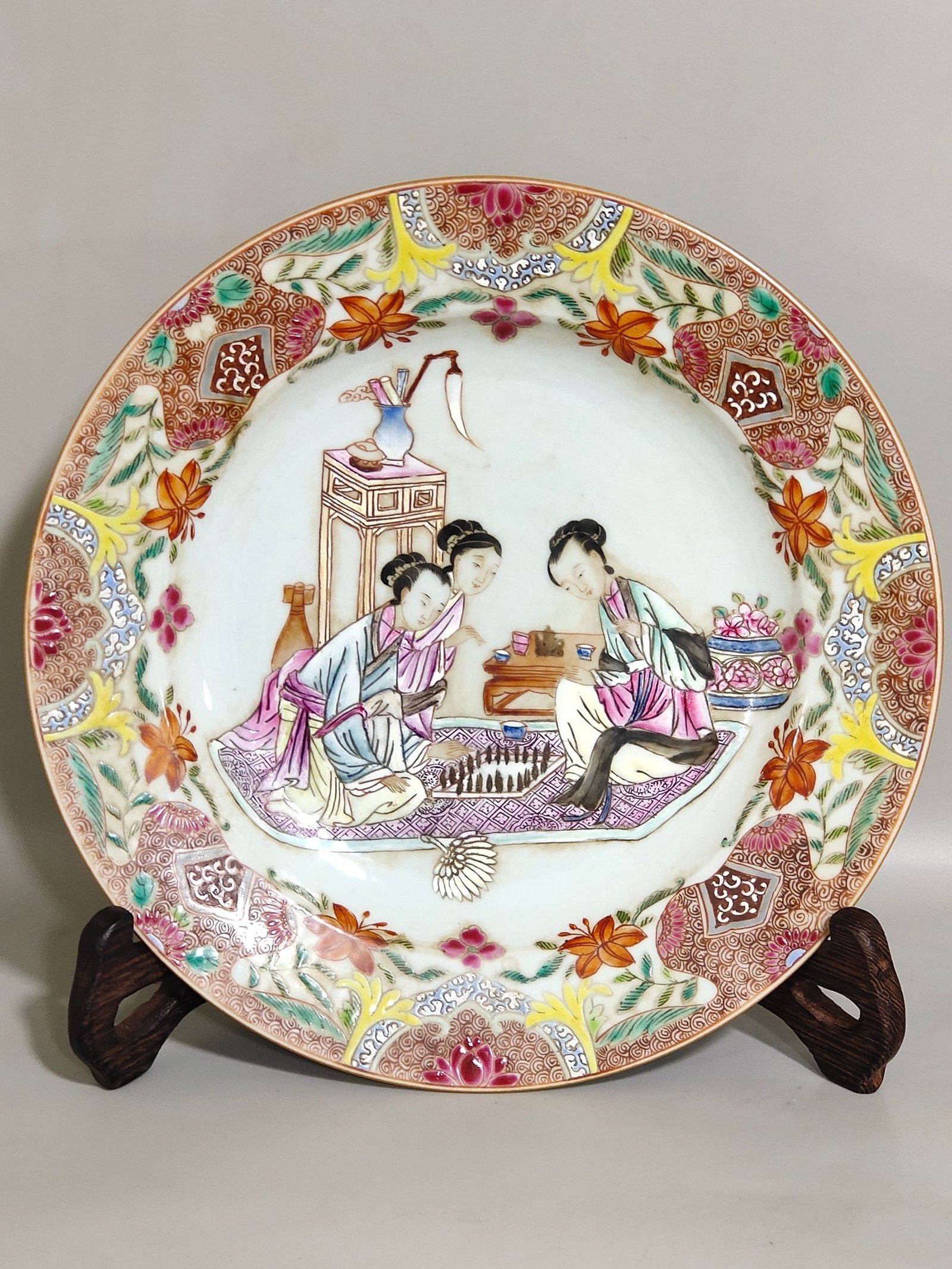 Qing Dynasty Overseas return and export character story plate