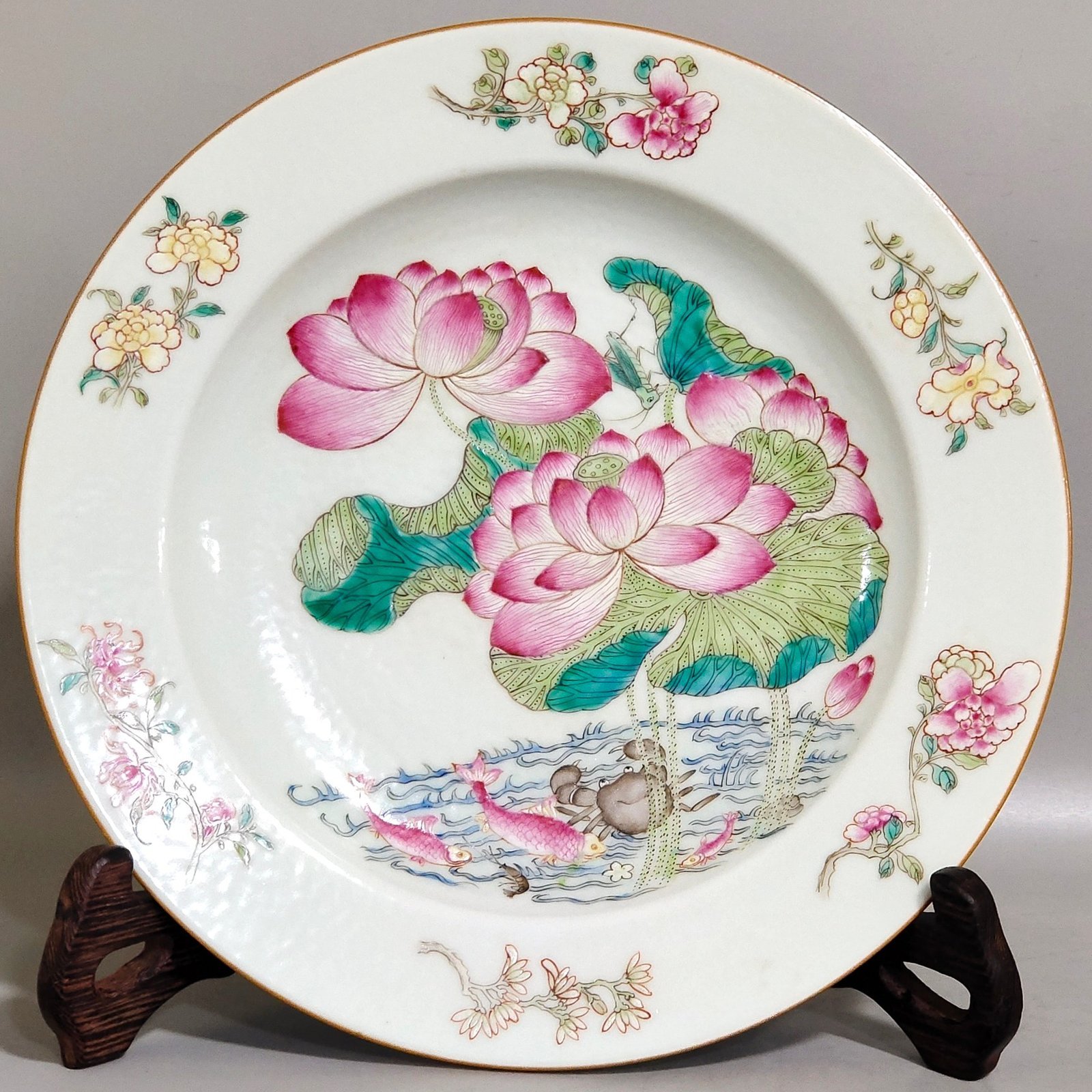 Qing Dynasty Yongzheng Lotus plate for overseas export