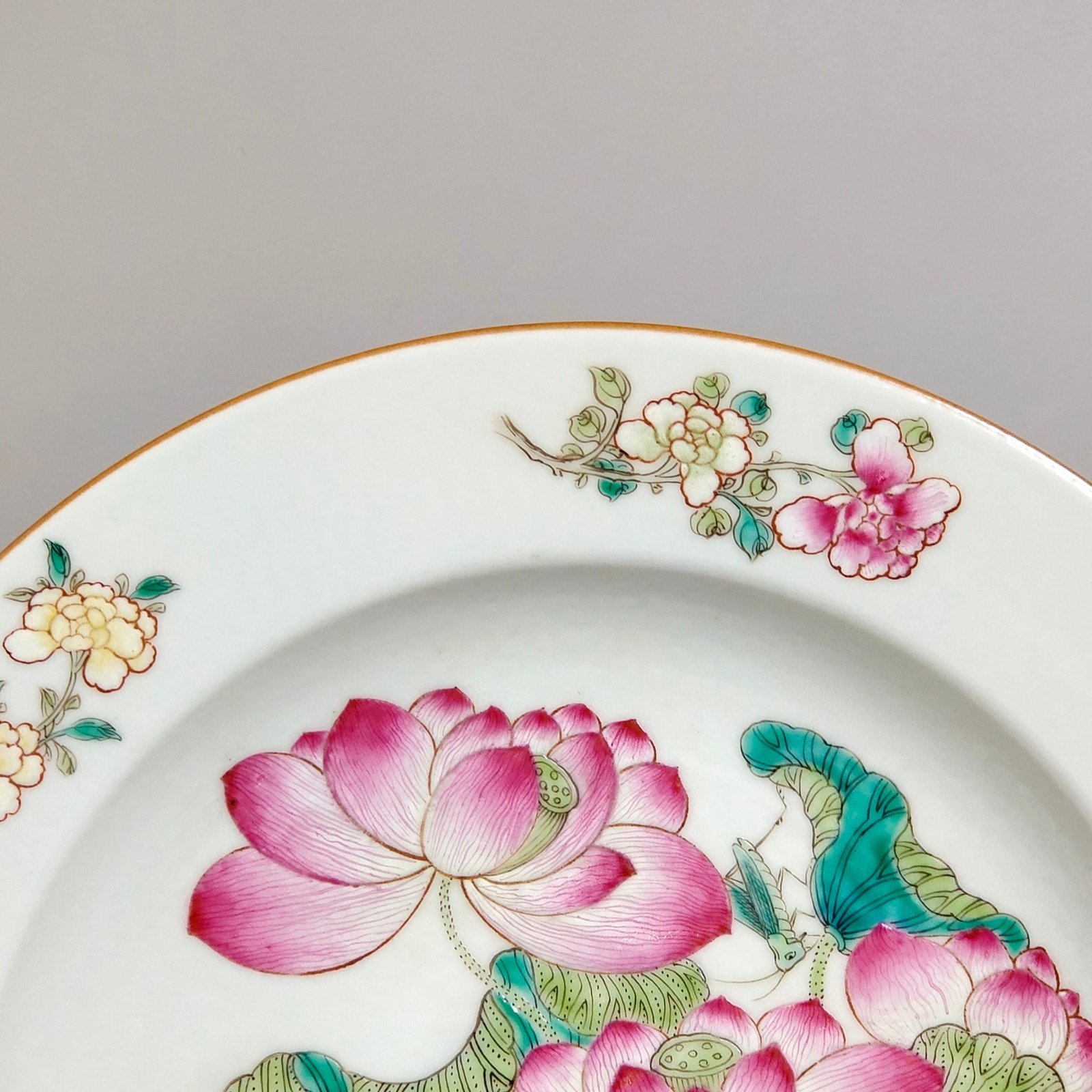 Qing Dynasty Yongzheng Lotus plate for overseas export