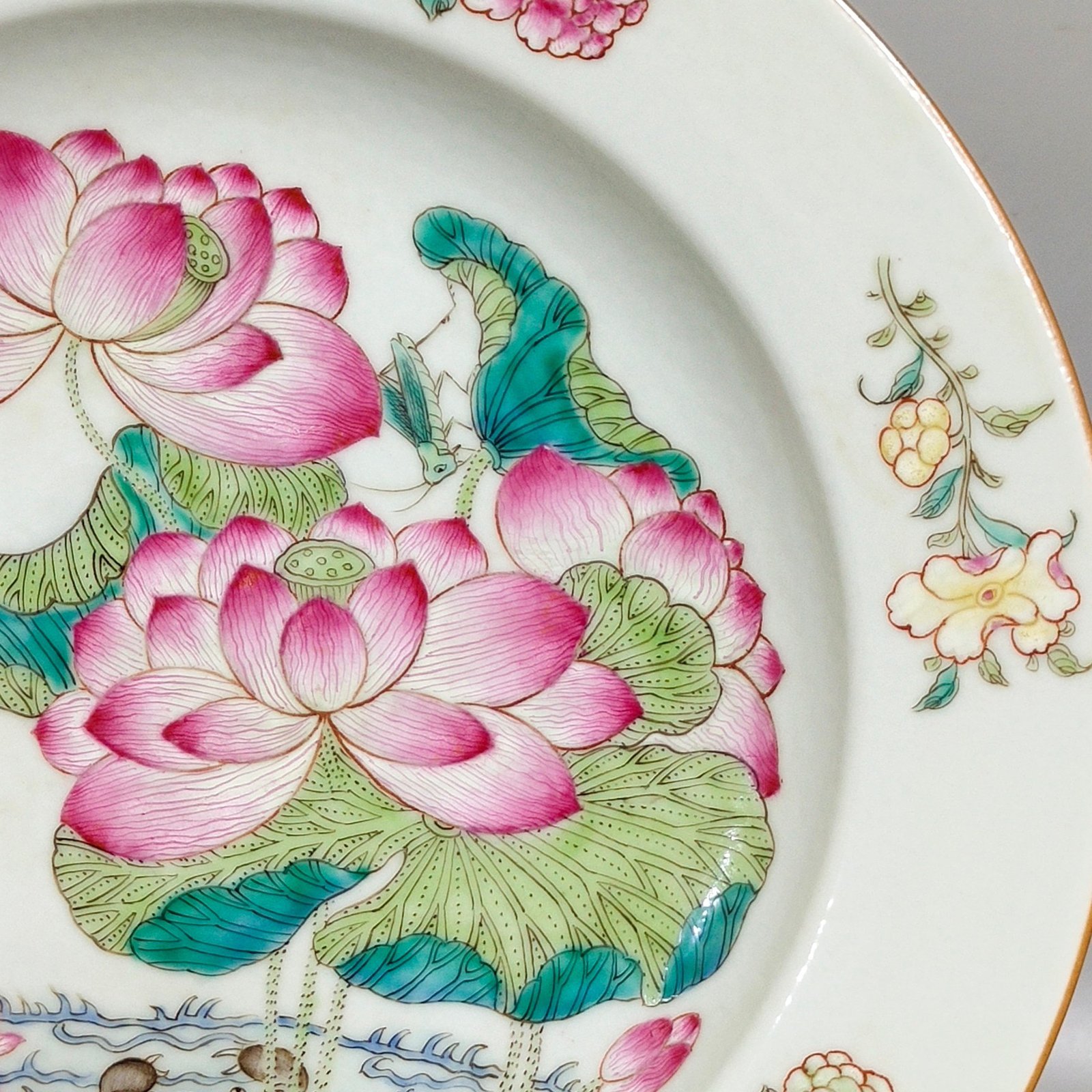 Qing Dynasty Yongzheng Lotus plate for overseas export
