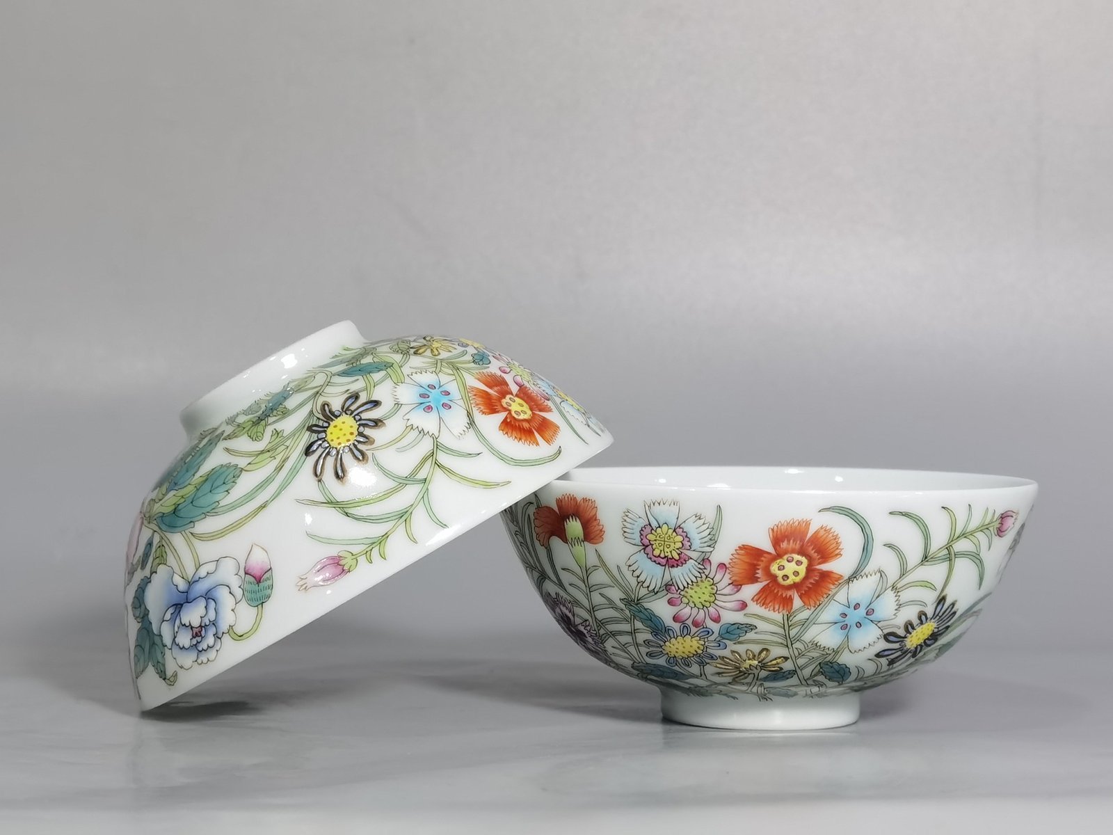 Qing Dynasty Yongzheng Year a pair of enamel nine-autumn tea circles